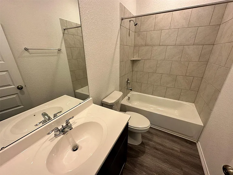 16504 Moss Ln — Photo 13