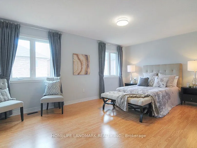 8 Farmhouse Cres — Photo 12