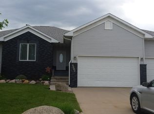 1515 Valentine Cir, Marion, IA 52302