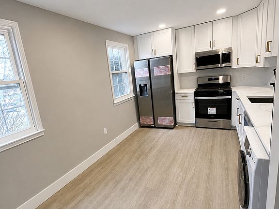 5th image of 728 Quince Orchard Blvd APT T1