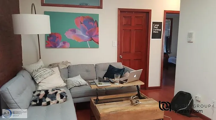 Rented by Batra Group Inc | media 29