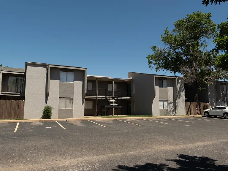 Wildewood Apartments — Photo 14