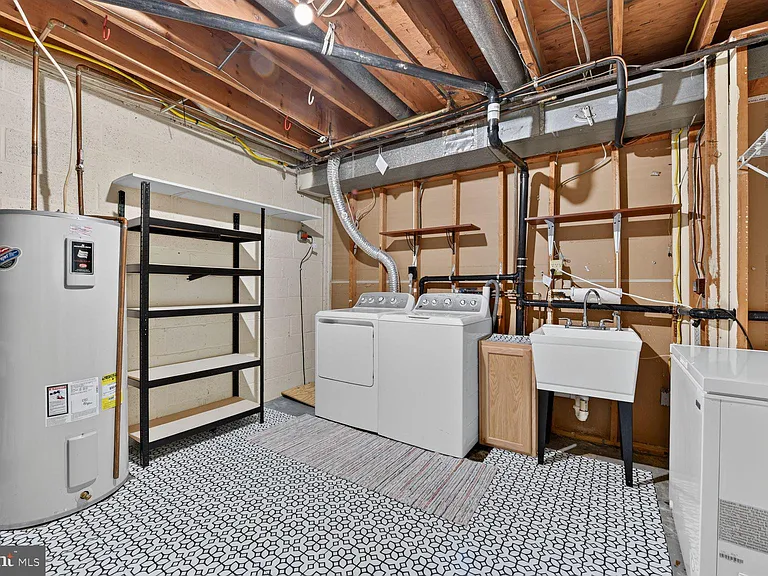 7426 Hallcrest Dr — Photo 30