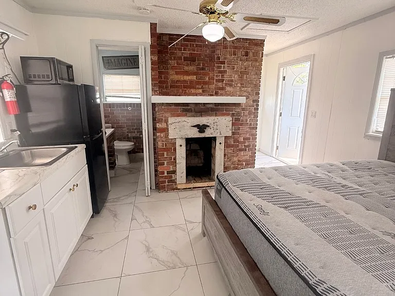 122 2nd St #2 — Photo 4