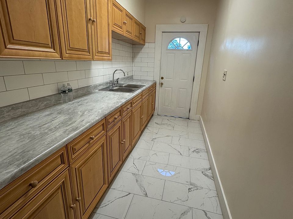 20 5th St Ansonia CT Zillow