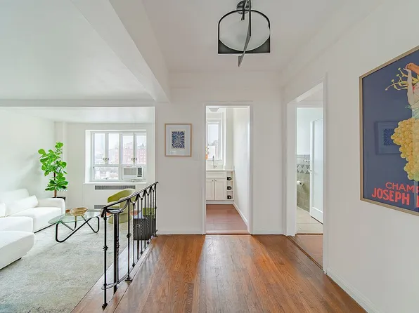 200 W 20th St APT 1208, New York, NY 10011