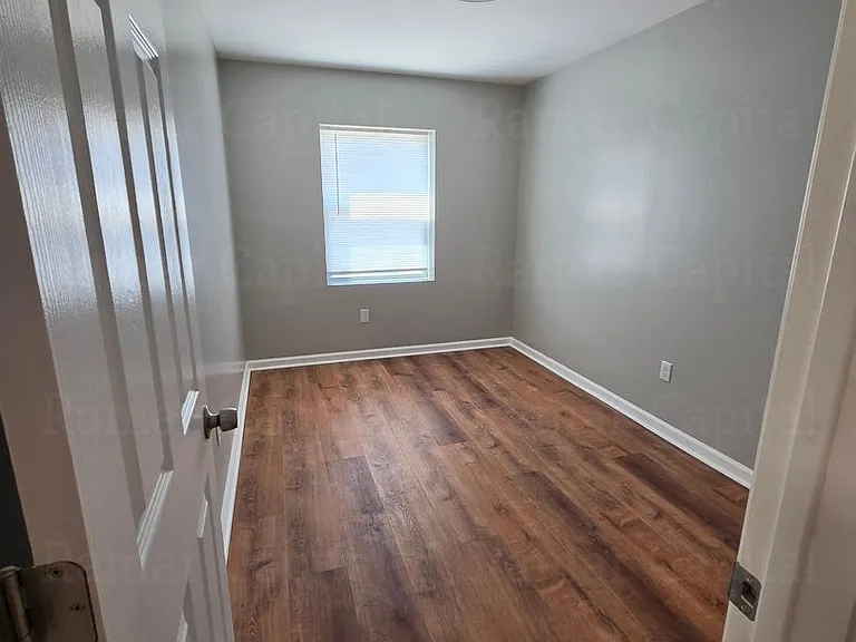 2754 Mickle St — Photo 15