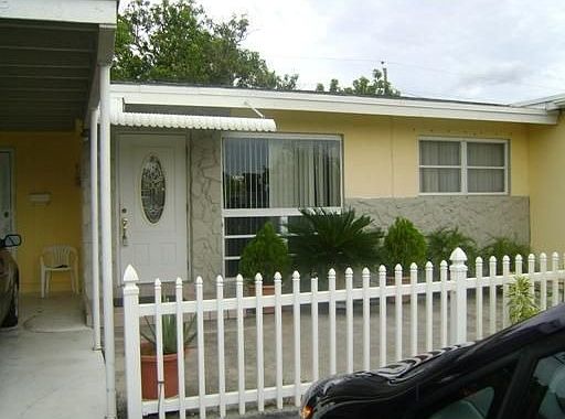 1st image of 3645 SW 23rd St
