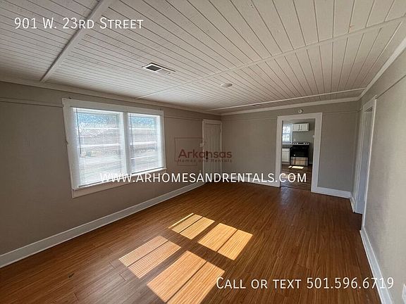 2nd image of 901 W 23rd St