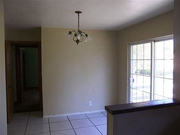4th image of 228 Kenilworth Dr