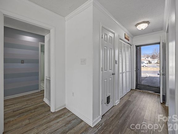 4th image of 7602 Woods Ln Unit 23