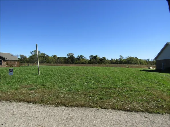 167 Pebble Creek Dr, Eaton, OH 45320