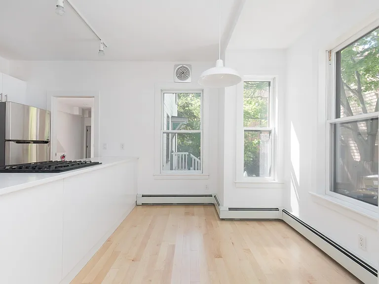 507 Putnam Ave — Photo 10