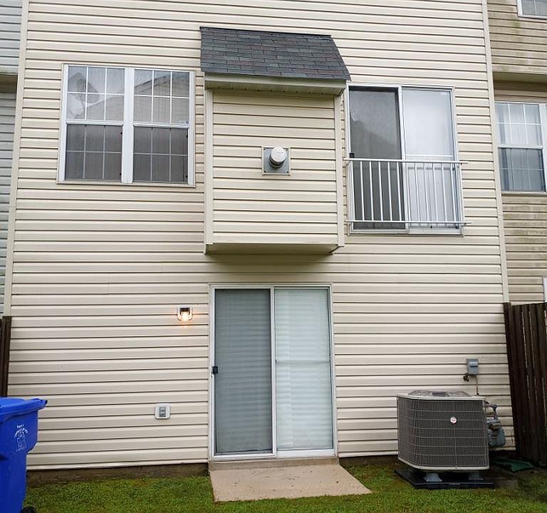 2nd image of 5716 Crecy Ct