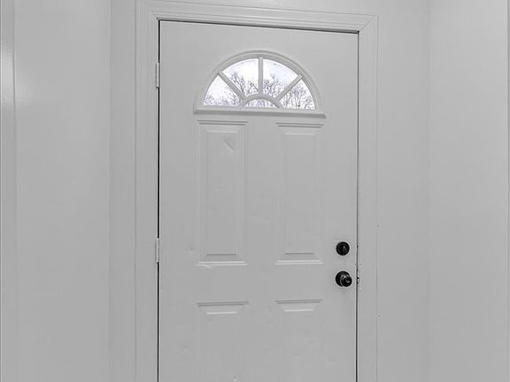 5th image of 428 Beach Rd