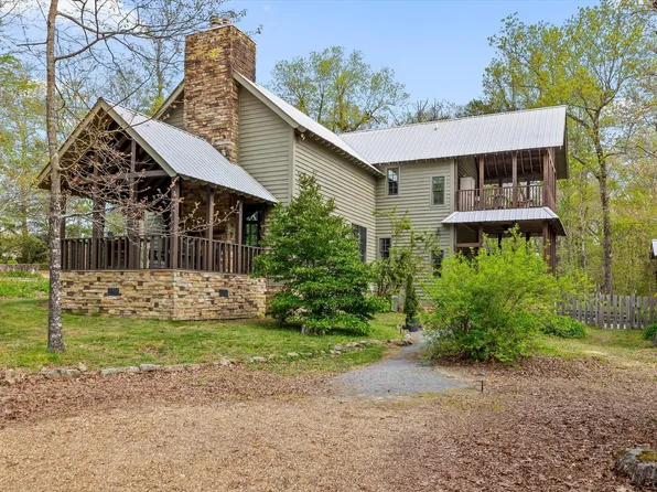 303 S Cool St, Mentone, AL 35984
