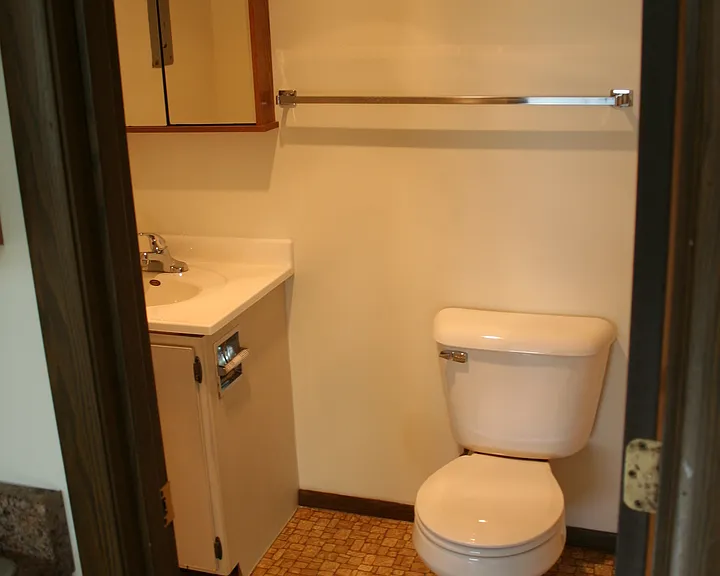 1000 W Ridge St — Photo 3