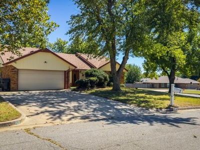300 Magnolia Blossom Ln, Yukon, OK, 73099