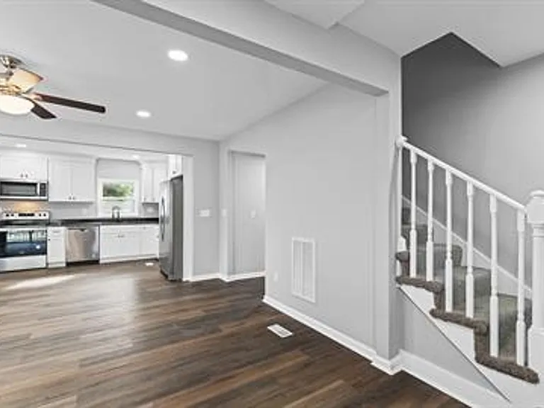 121 Glendale Ave — Photo 25