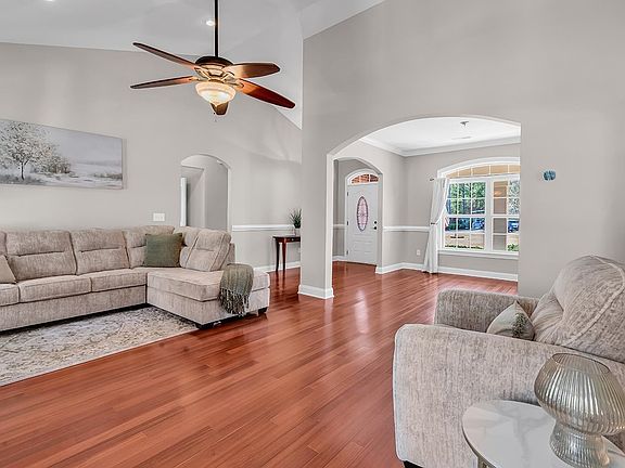 5th image of 121 Bear Branch Ct.