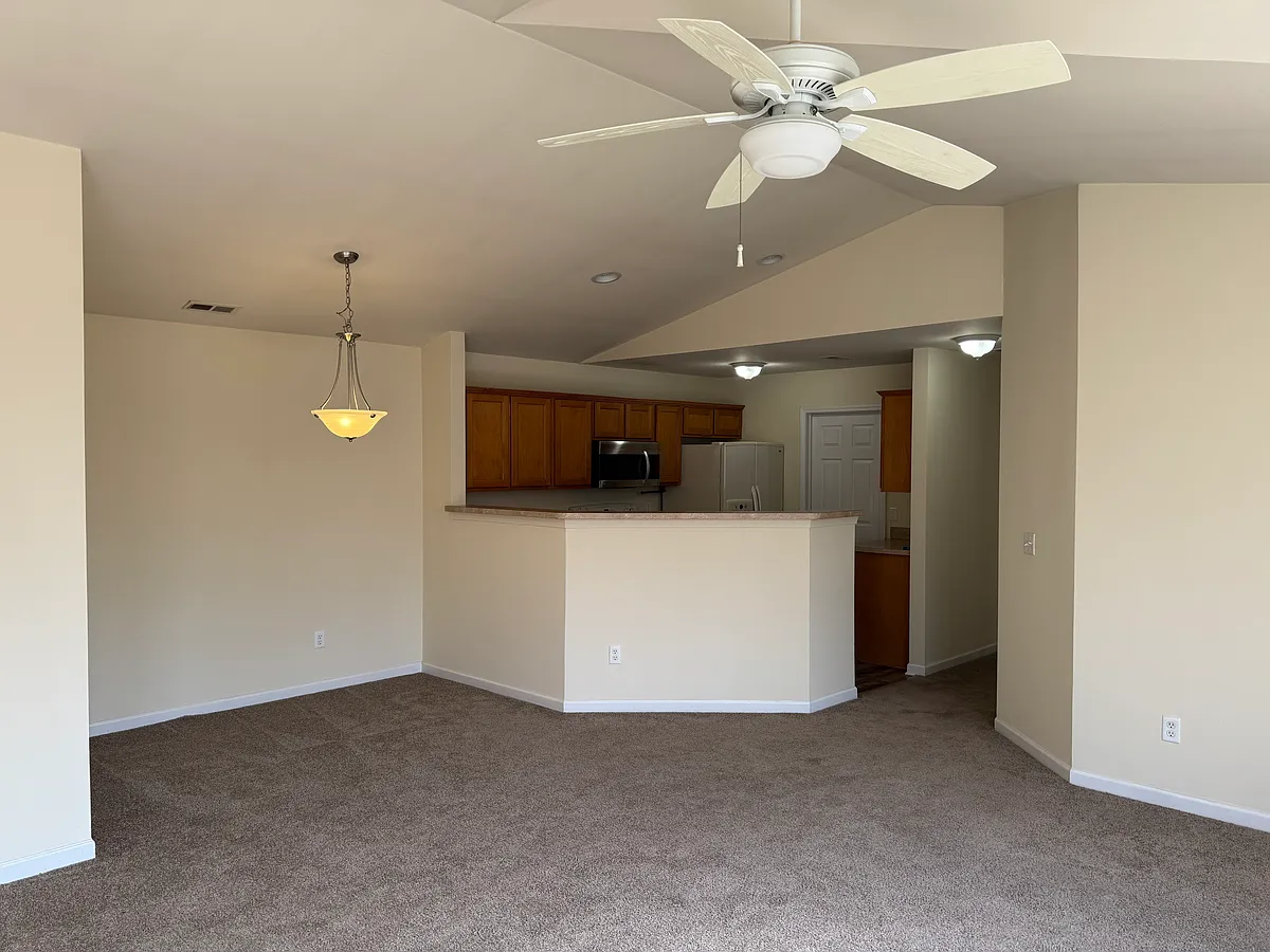 Building Photo - 27635 Hidden Oaks Dr