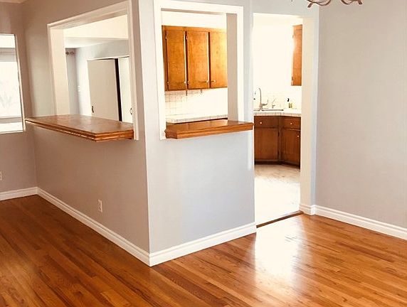 4th image of 22110 Gault St