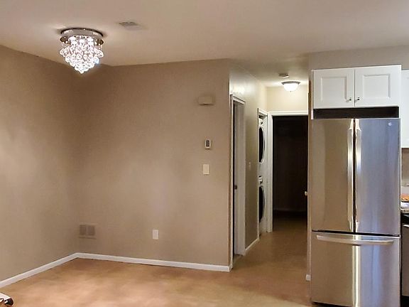 3rd image of 26 Pheasant Ln
