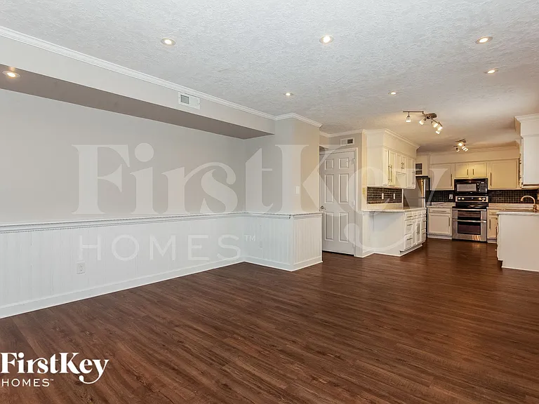 9512 Robert Burns Ct — Photo 6