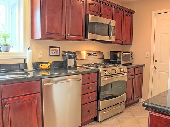 5th image of 6 La Porta Ct