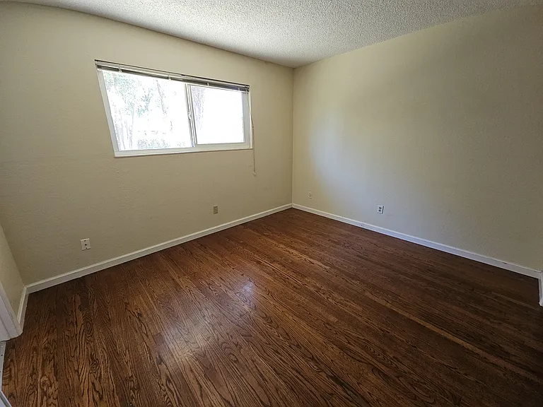 1818 Magnolia Pl — Photo 17