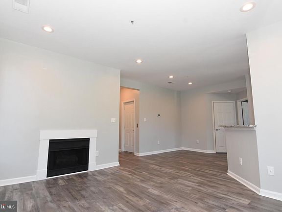 2nd image of 2004 Peggy Stewart Way Unit 210