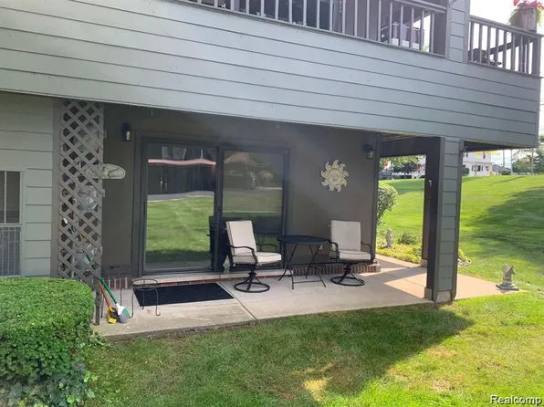 2465 Riverside Dr APT 114, Trenton, MI 48183