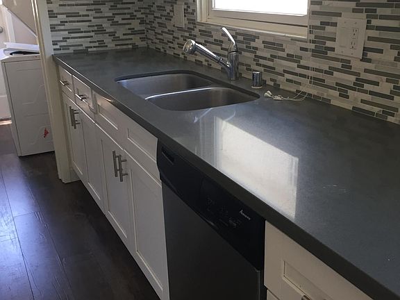 4th image of 824 W Glenoaks Blvd
