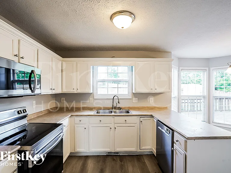3371 Heatherwood Trce — Photo 8