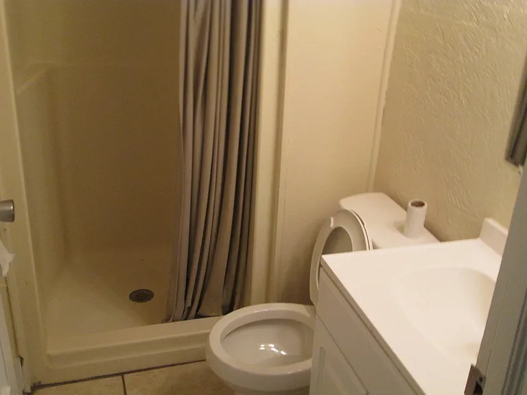 837 Heard Avenue - A — Photo 5