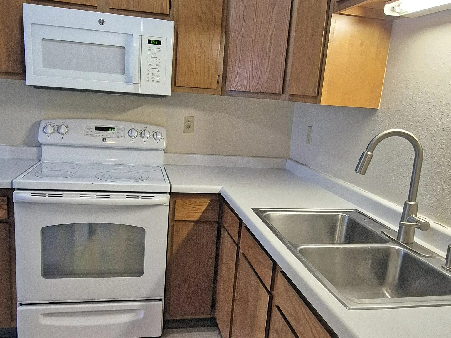 1 bed, 550 sqft, $695 — Photo 2