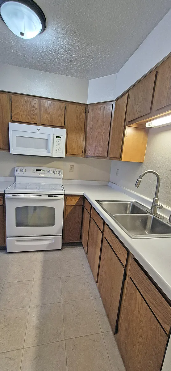 Building Photo - 319 S Liberty Ave #2