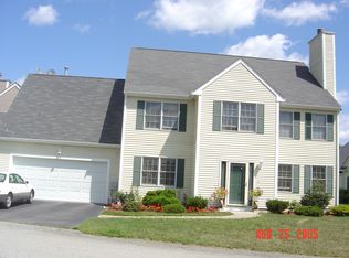 8 Pelican Dr, Walpole, MA 02081