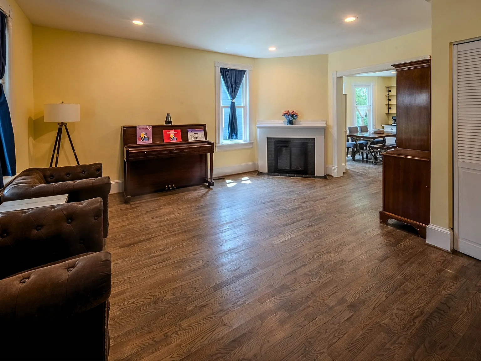 6 bed, 1752 sqft, $4,000 — Photo 2