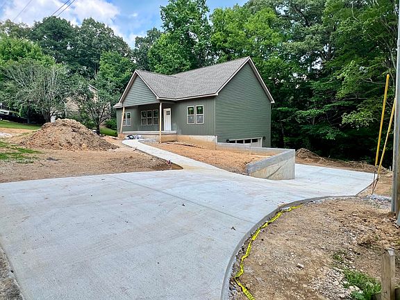 2nd image of 54 Snyder Cir