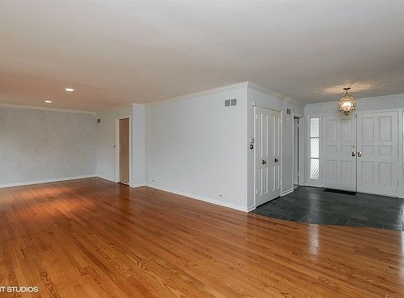 4th image of 204 Niles Ave