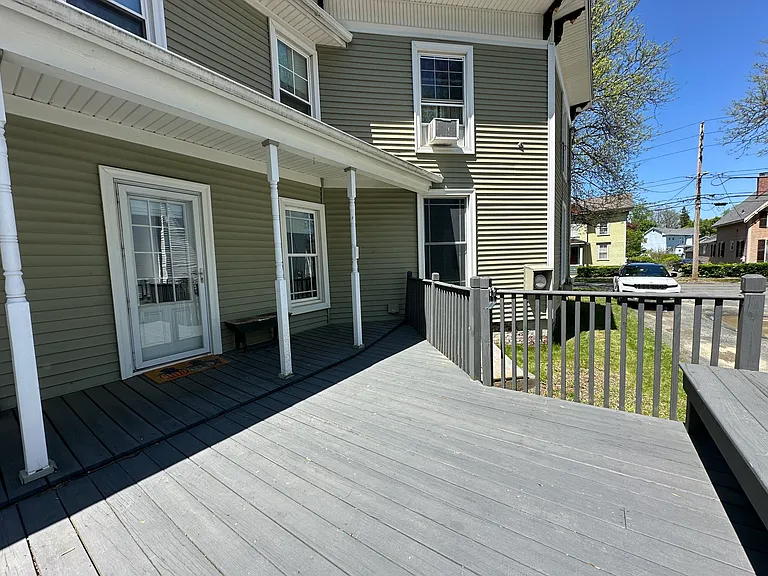 28 King St #1 — Photo 2
