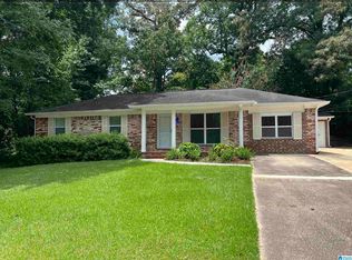 524 Creekview Cir, Pelham, AL 35124