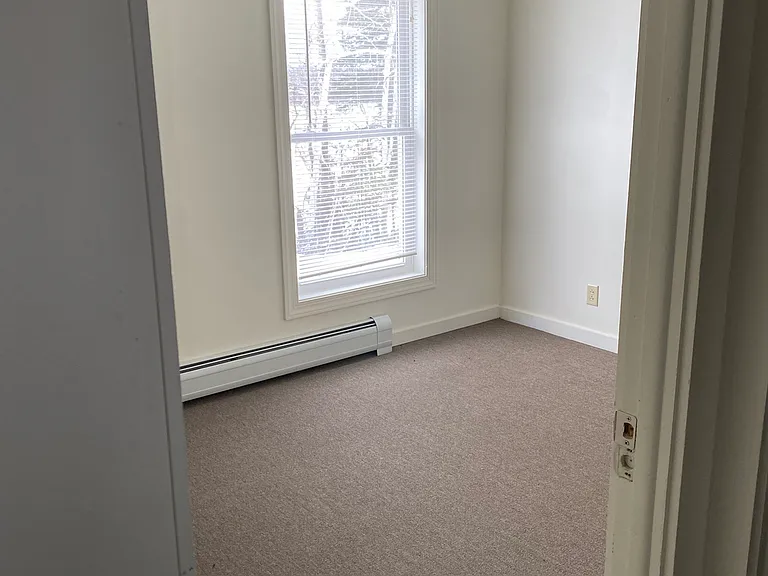 Lakeshore Apartments (Flagstaff) — Photo 11