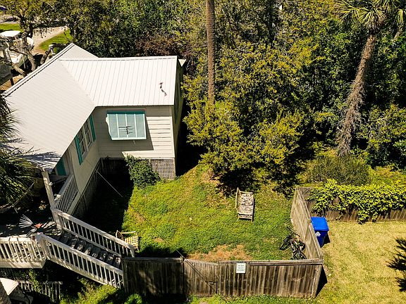 5th image of 310 E Ashley Ave