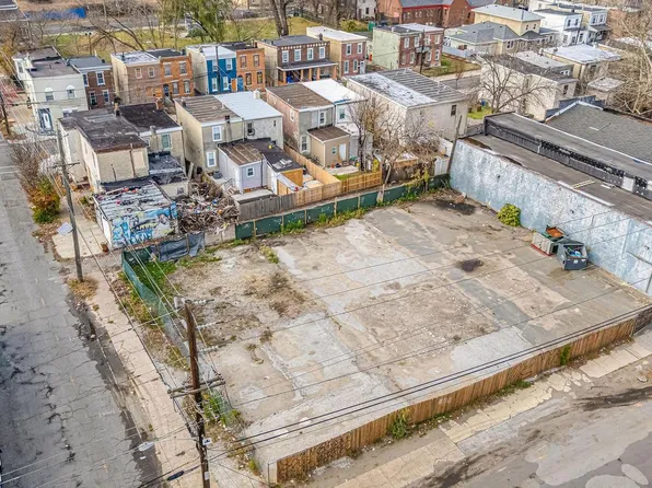 1931 S 6th St, Camden, NJ 08104