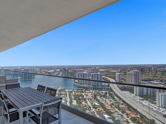3rd image of 18975 Collins Ave #A43022