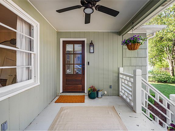 5th image of 409 Berry Ave