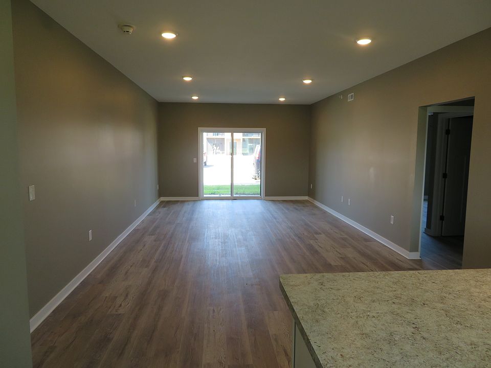 1st image of 1200 Commerce Dr #D28e63869