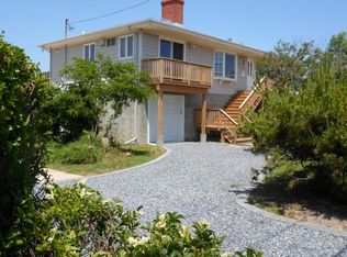 21 Browns River Rd, Sayville, NY 11782